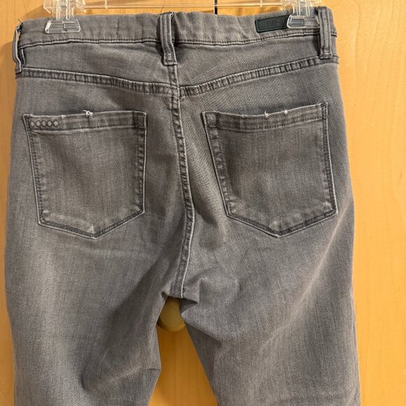 BLANKNYC Mid Rise Skinny Jeans - Picture 6 of 7